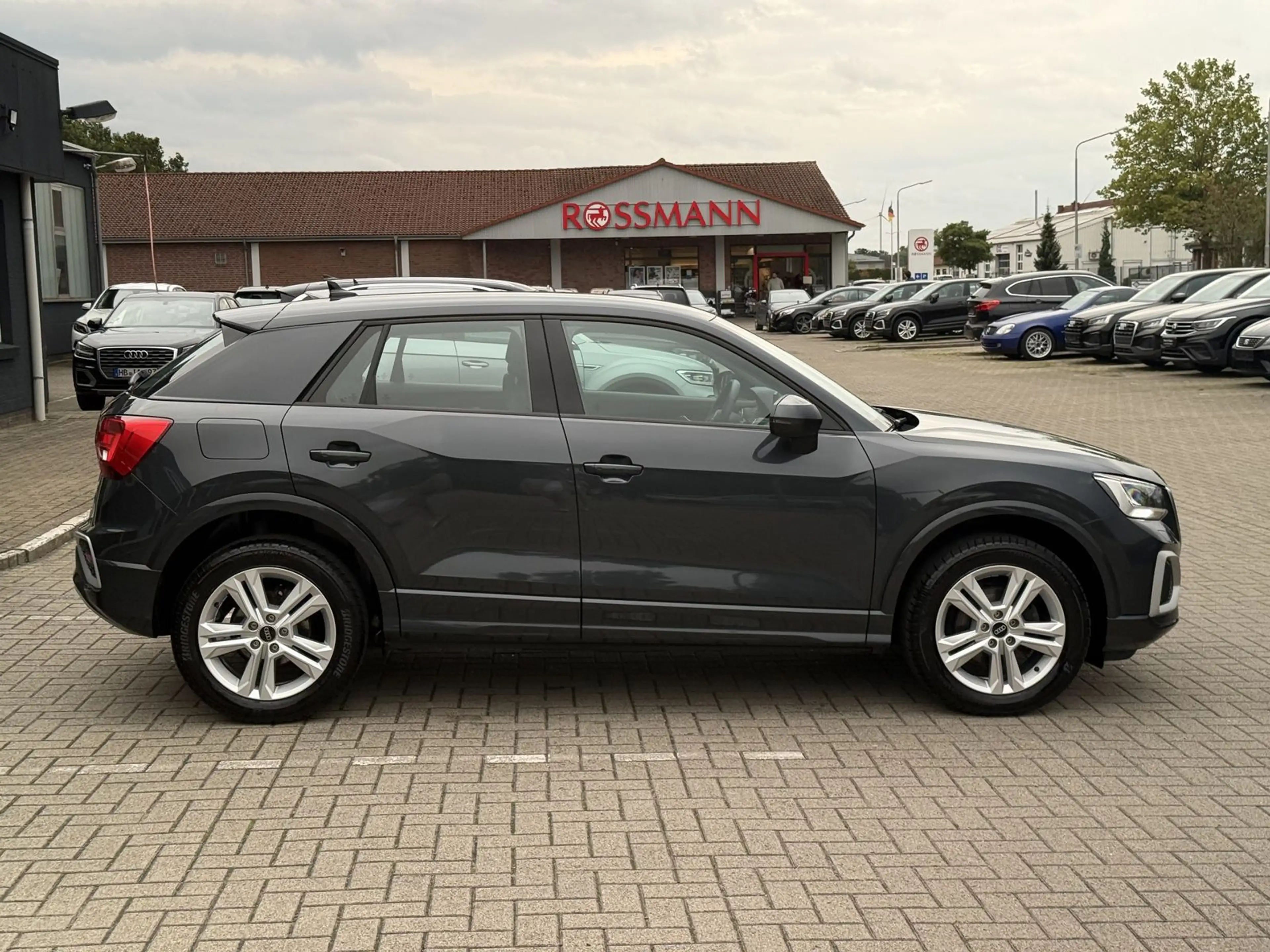 Audi Q2 35 TFSI Advanced,Virtual,R-Kamera,2-Zonen — photo 5
