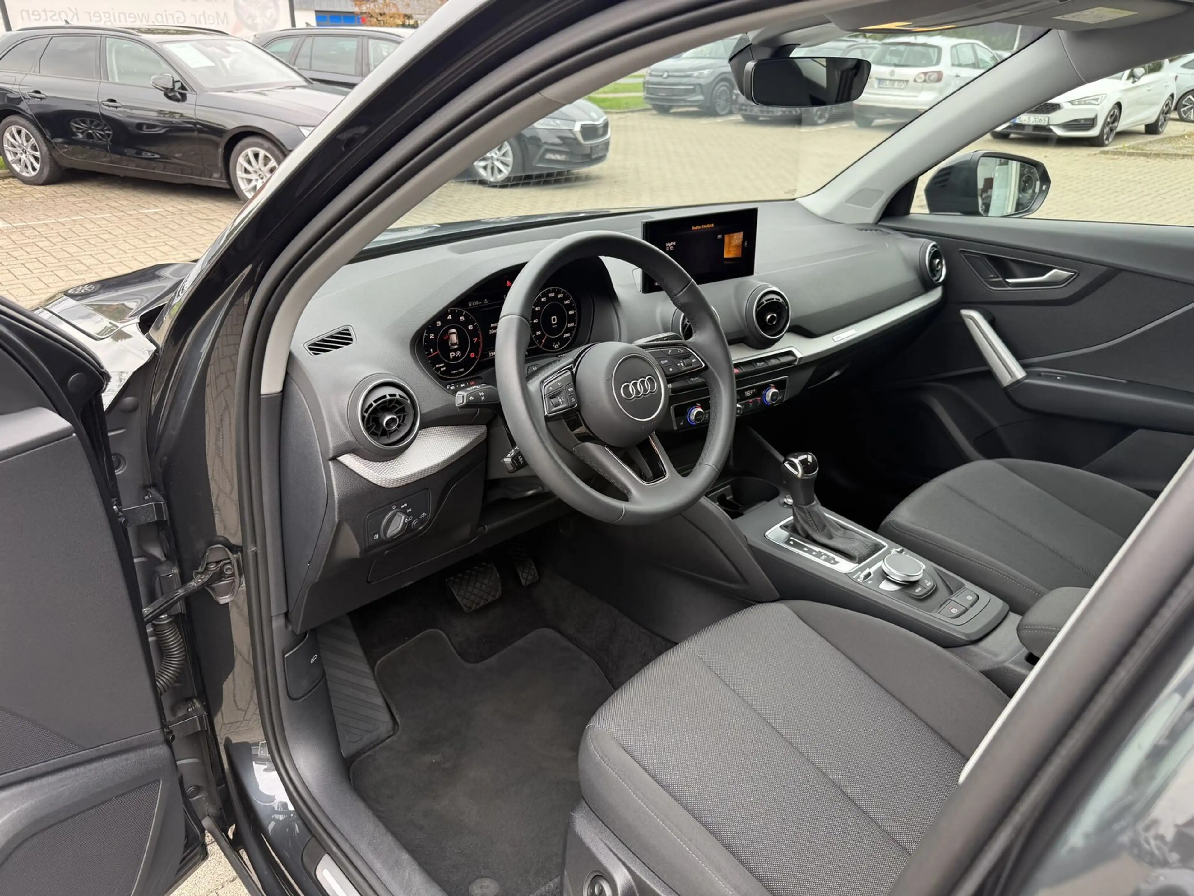 Audi Q2 35 TFSI Advanced,Virtual,R-Kamera,2-Zonen — photo 13