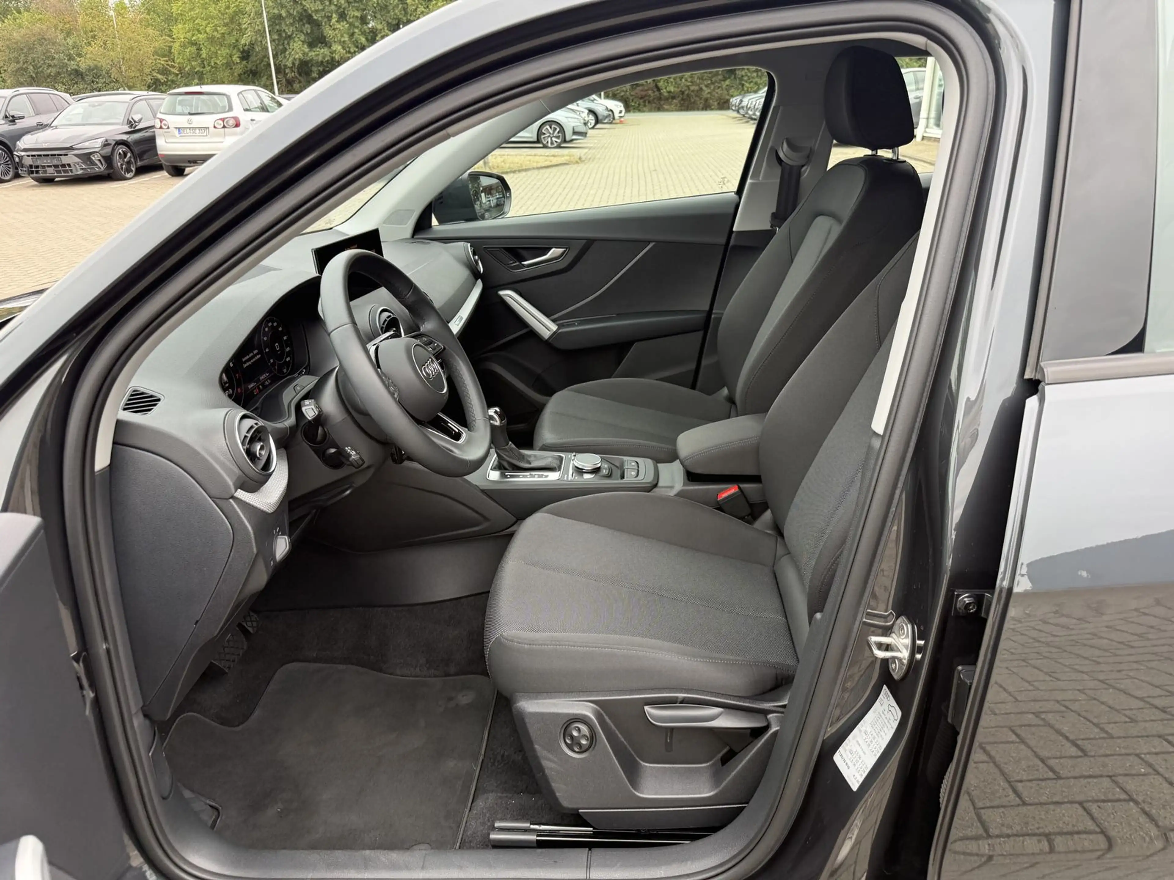 Audi Q2 35 TFSI Advanced,Virtual,R-Kamera,2-Zonen — photo 15