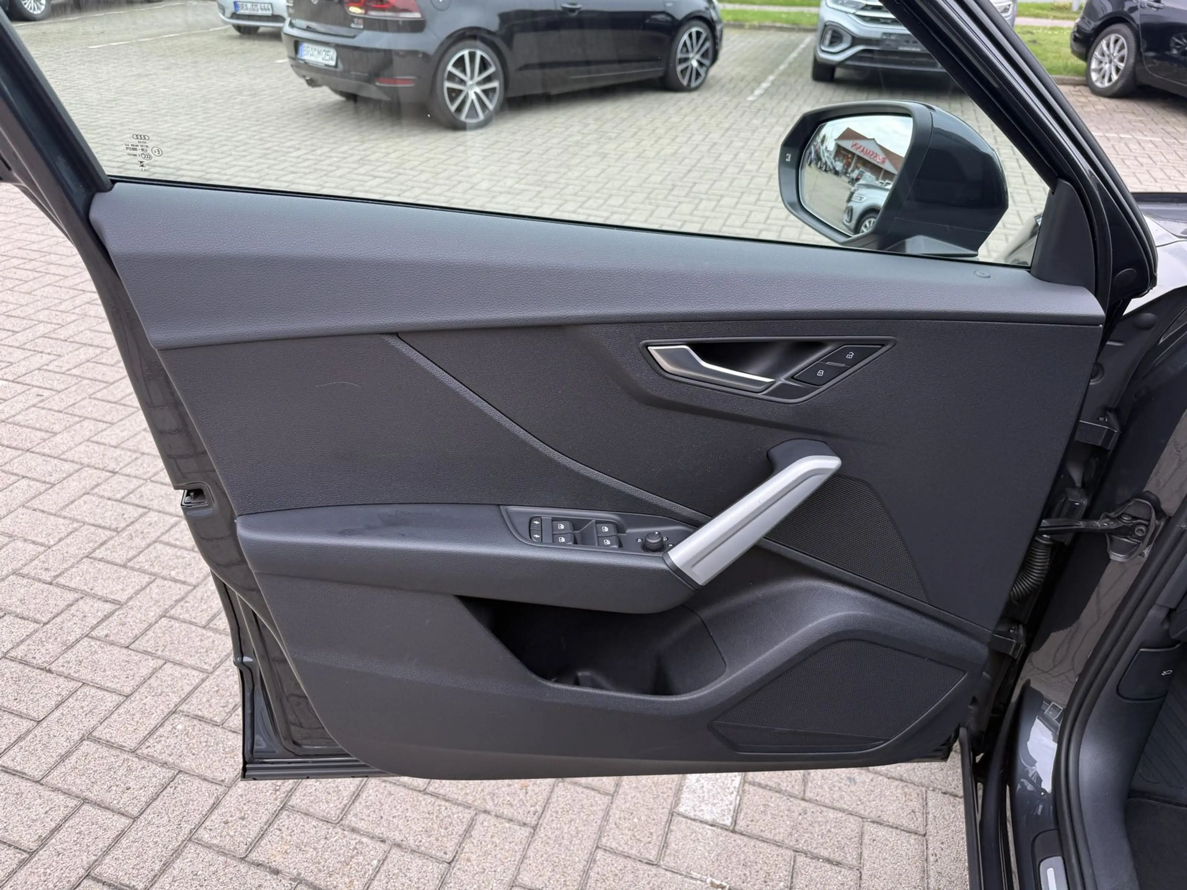 Audi Q2 35 TFSI Advanced,Virtual,R-Kamera,2-Zonen — photo 12