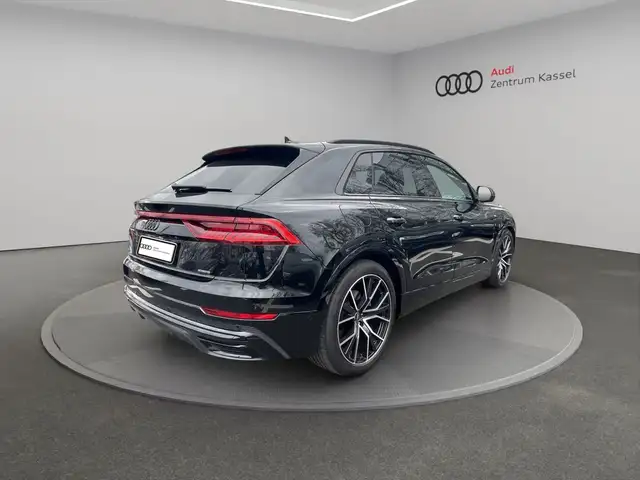 Audi Q8 view 6