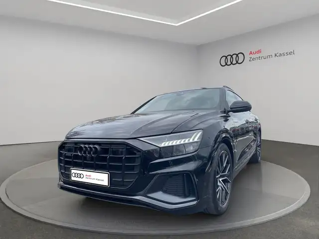 Audi Q8 view 2