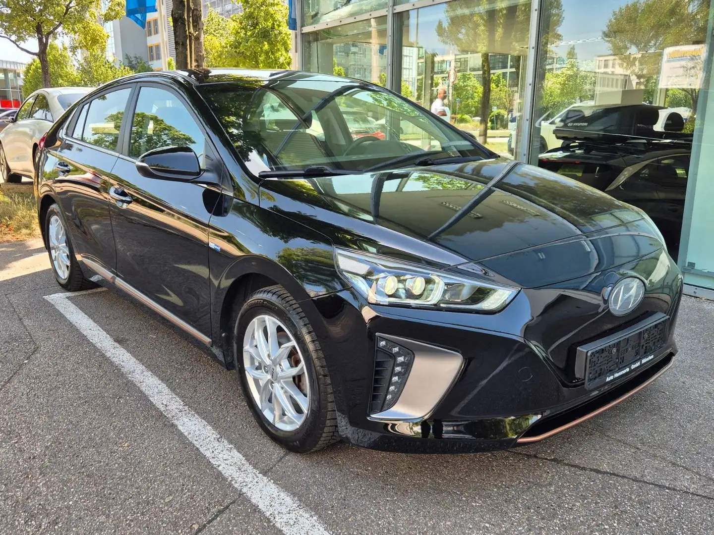 Hyundai IONIQ Ioniq Style Elektro*SzHz*Kamera*Infinity* Schwarz - 1