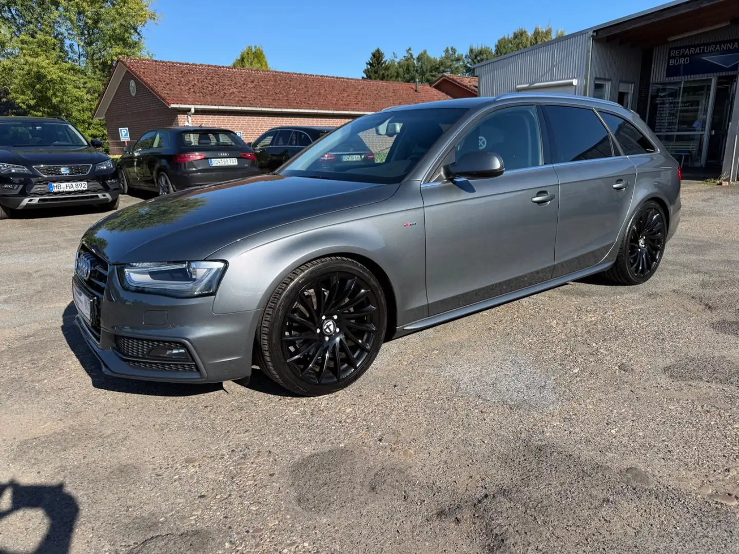 Audi A4 Avant S-Line Xenon/Automatik/Navi Grau - 1