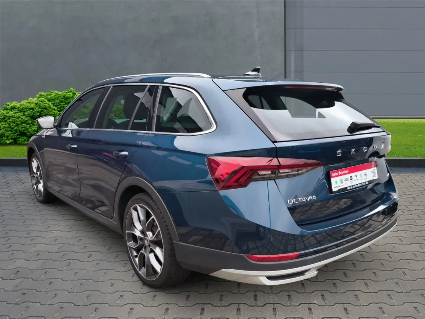 Skoda Octavia Combi Scout 4x4 2.0 TDI+Alufelgen+Navi+elektr.Sitz Blau - 2