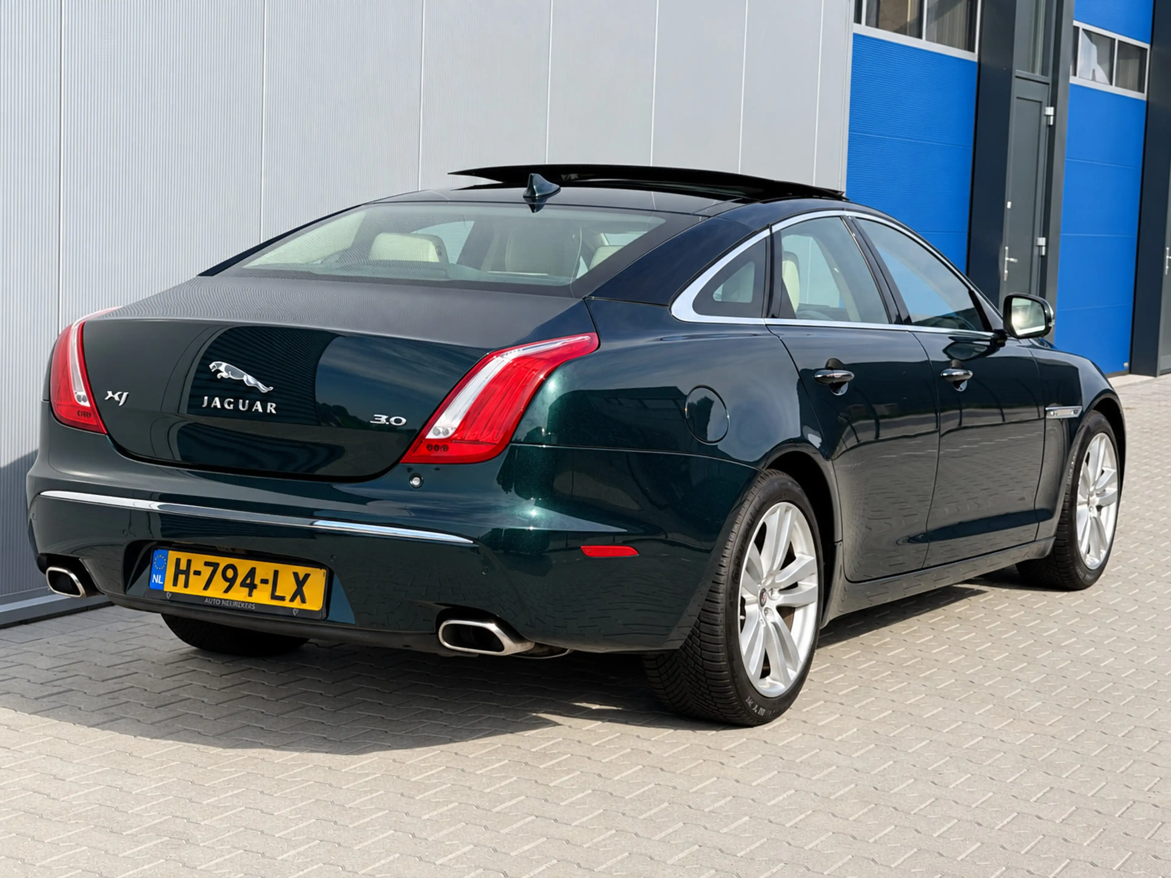 Jaguar XJ 3.0 V6 SC AWD Portfolio | Pano | Meridian audio — photo 5