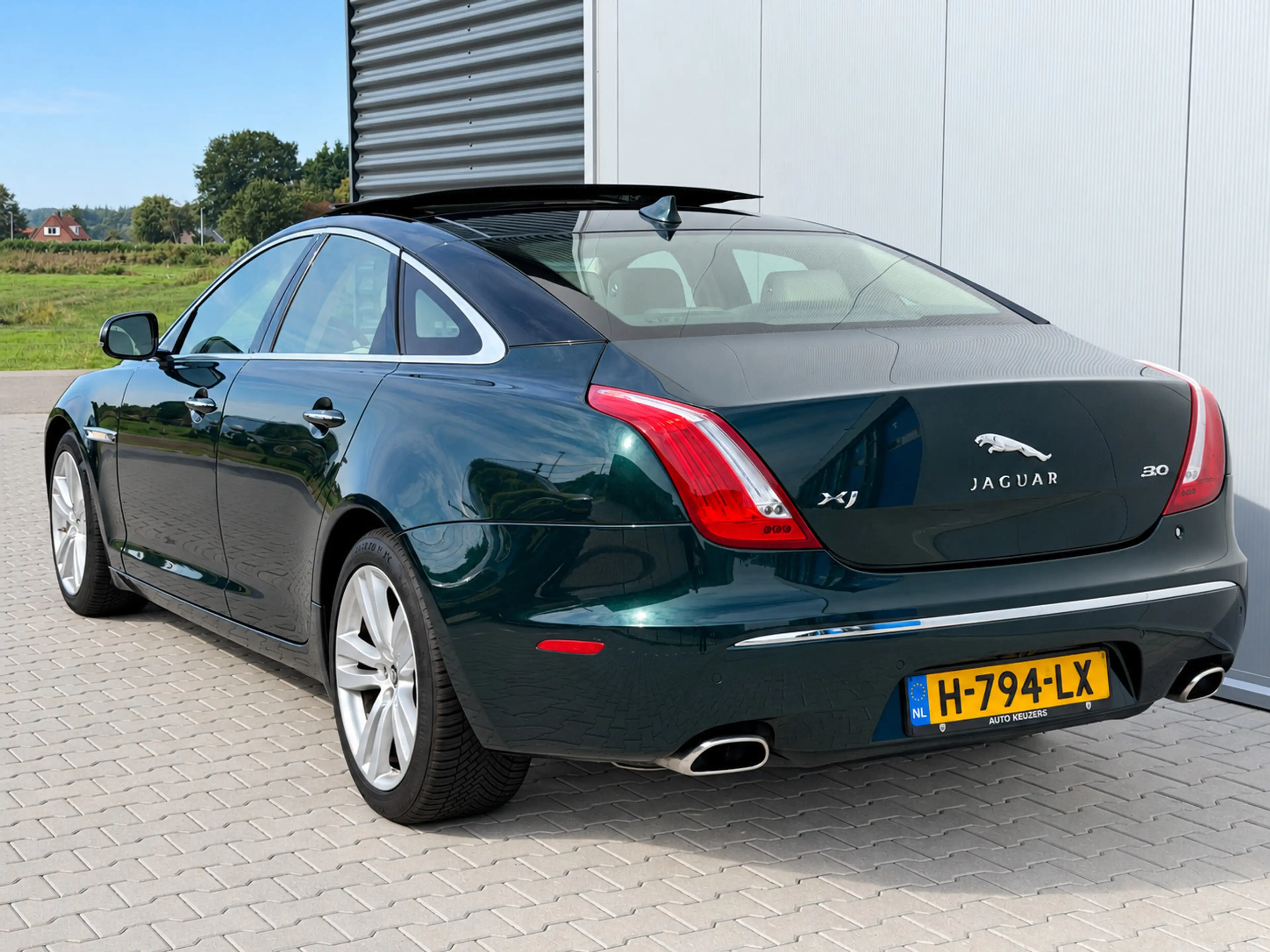 Jaguar XJ 3.0 V6 SC AWD Portfolio | Pano | Meridian audio — photo 7