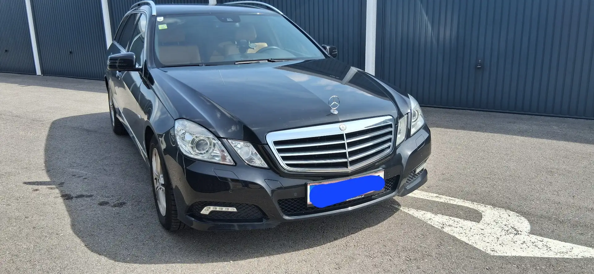 Mercedes-Benz E 200 T Avantgarde CDI Aut. Schwarz - 2