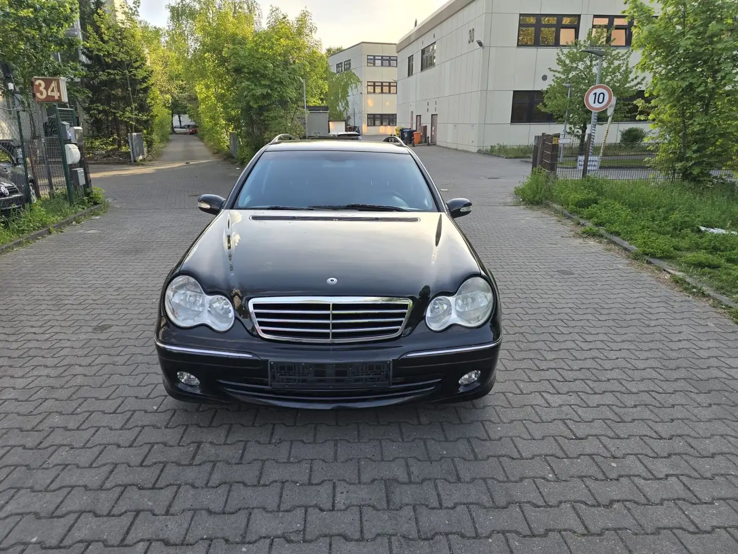 Mercedes-Benz C 200 C -Klasse T-Modell C 200 T CGI crna - 1