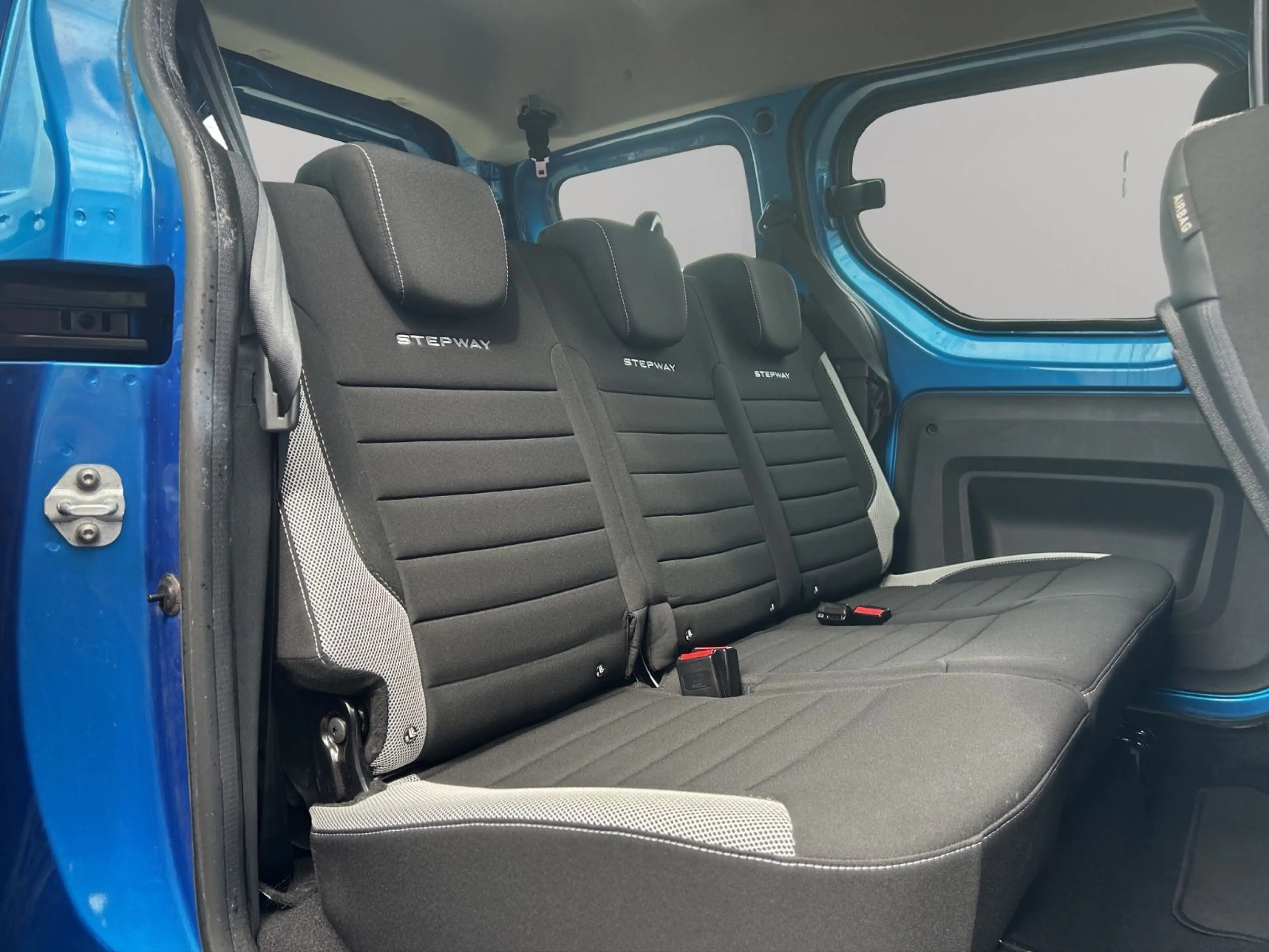 Dacia Dokker TCe 130 Stepway Plus — photo 13