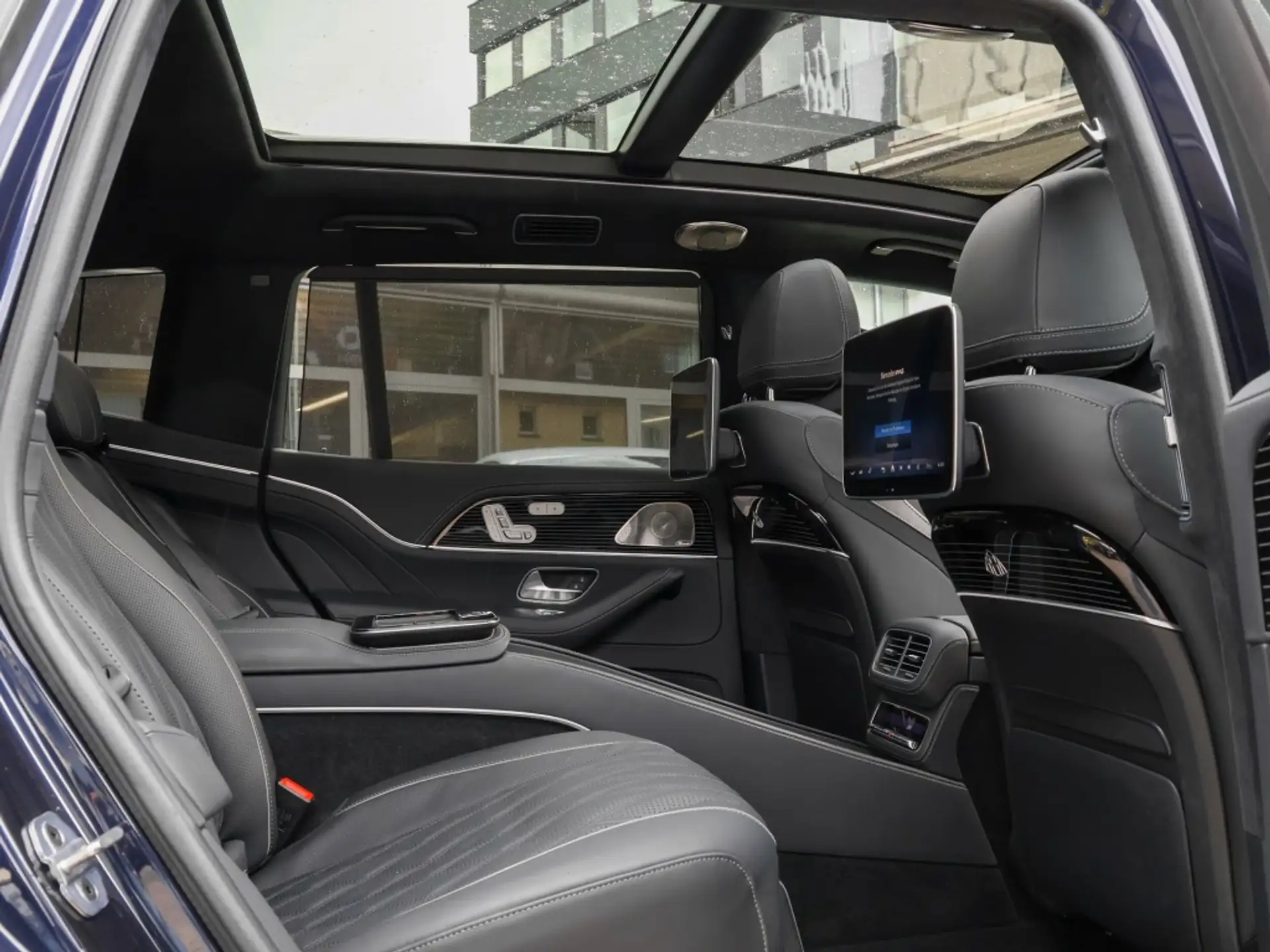 벤츠 GLS-클래스 600 2024 은색 사진 8