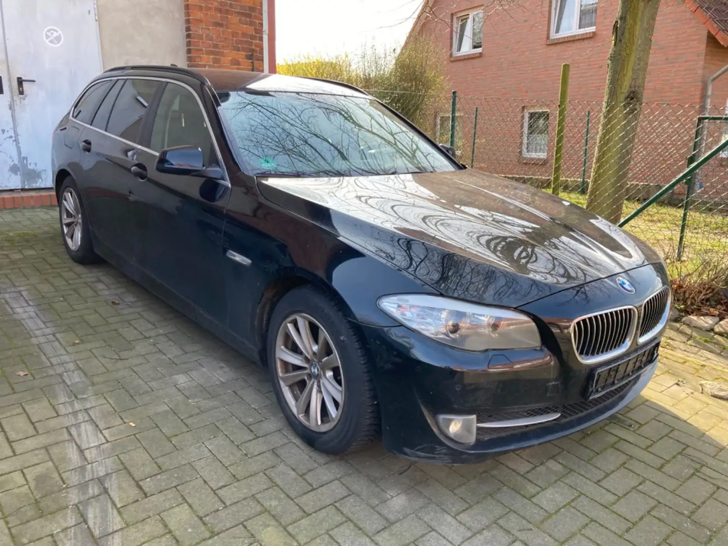 BMW 520 Baureihe 5 Touring 520dAutomatik-TÜV-Fällig crna - 2