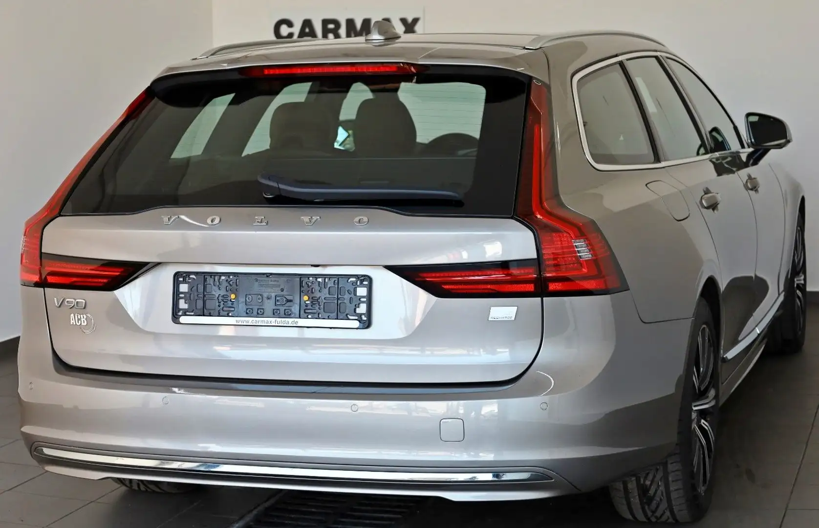 Volvo V90 T6 AWD Inscription Leder,Navi,Kamer,Panorama Szary - 2