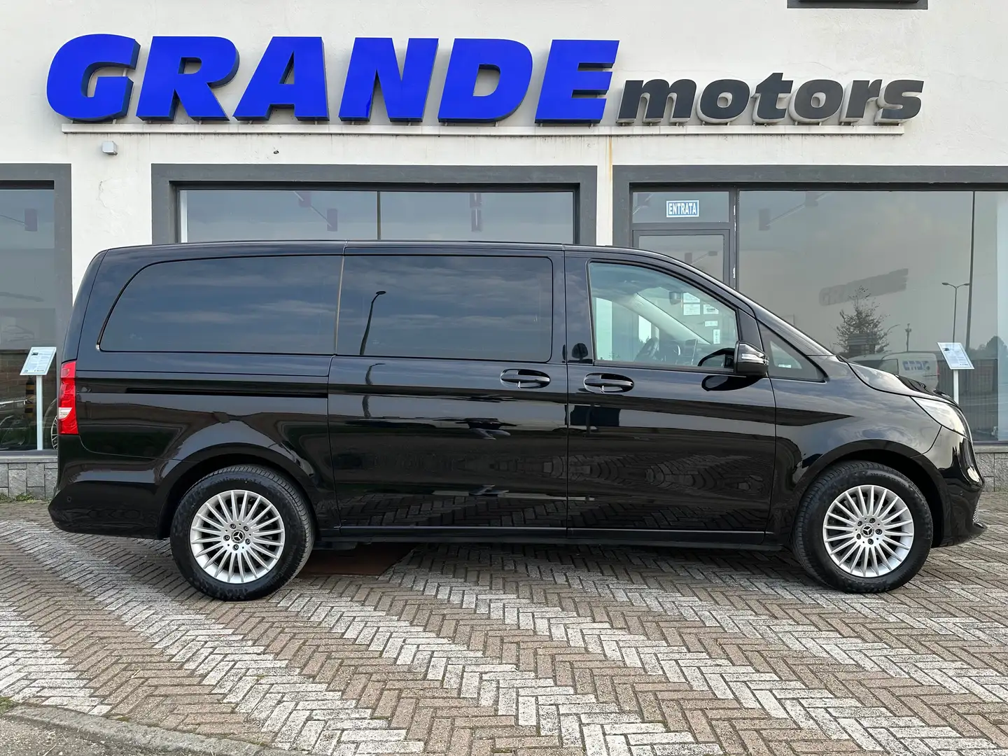 Mercedes-Benz V 220 Classe V Long 220 d Executive Business 4matic 8P Zwart - 2