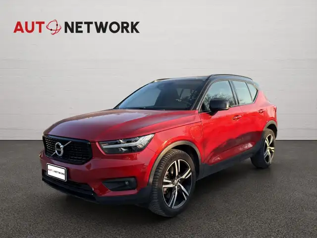 Volvo XC40 view 2