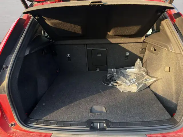 Volvo XC40 view 14
