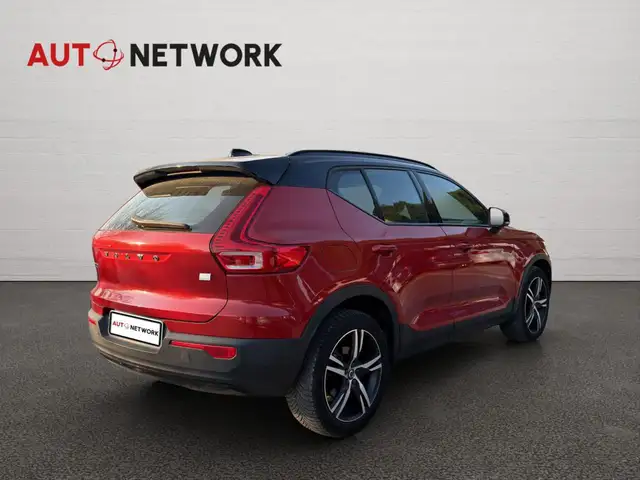 Volvo XC40 view 4