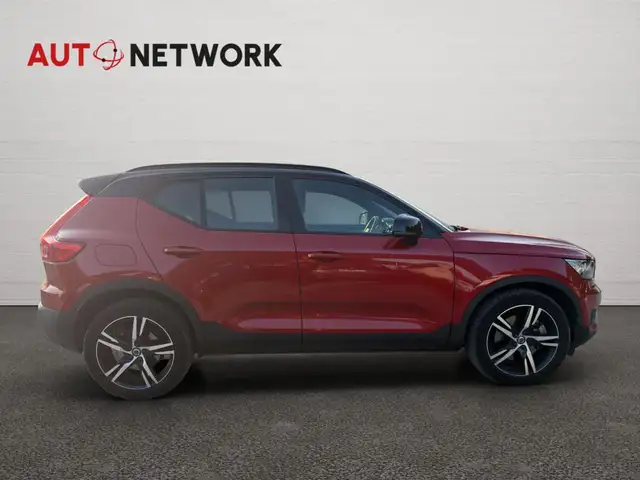 Volvo XC40 view 8