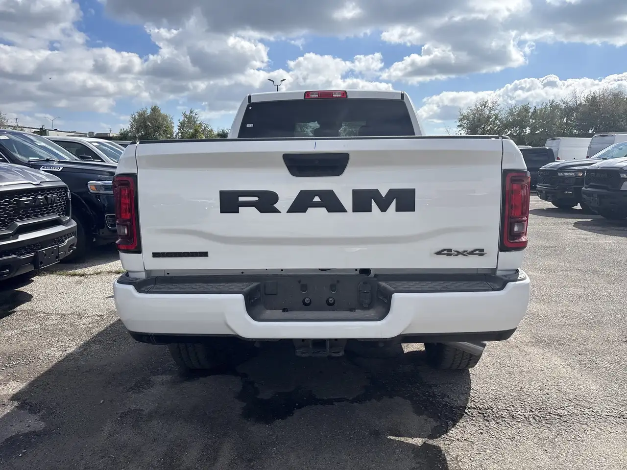 RAM 2500 снимка RAM 2500