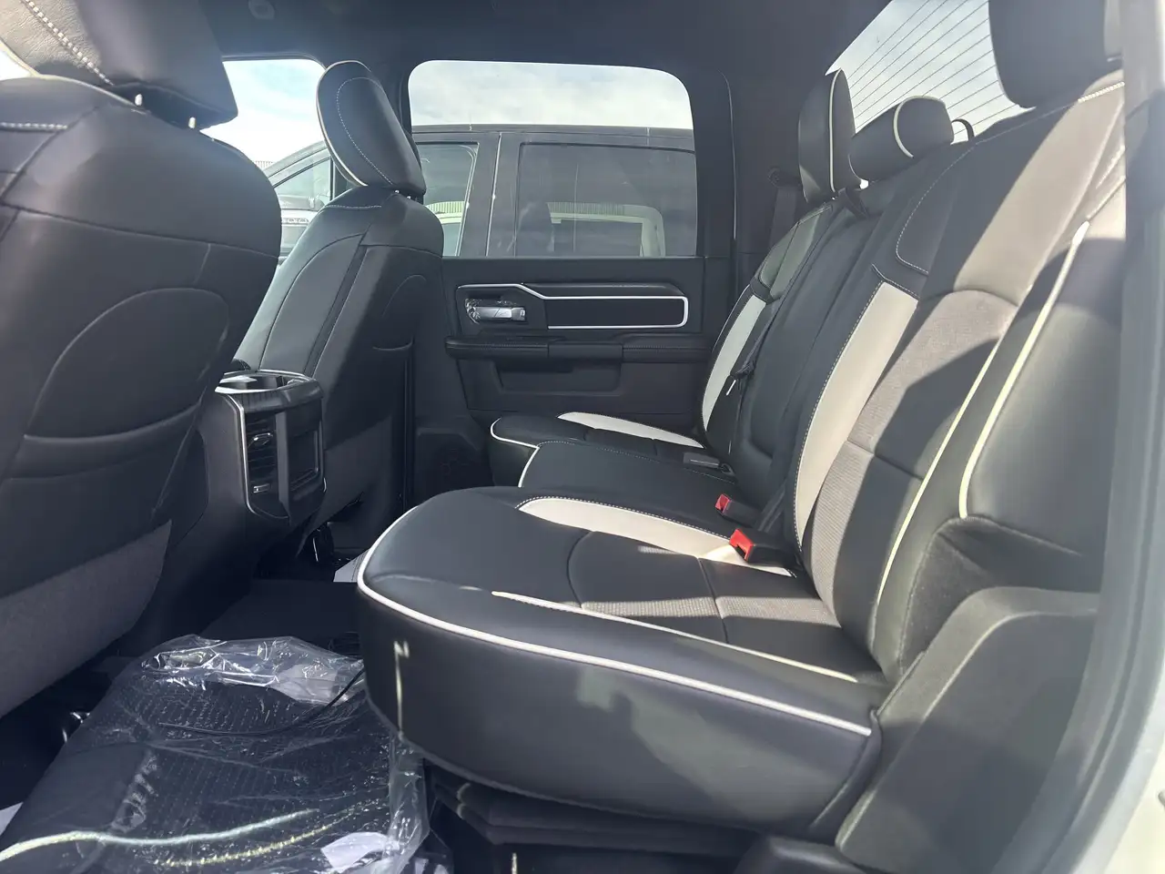 RAM 2500 снимка RAM 2500