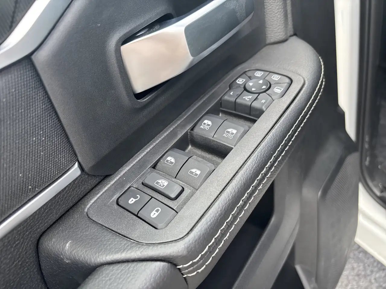 RAM 2500 снимка RAM 2500