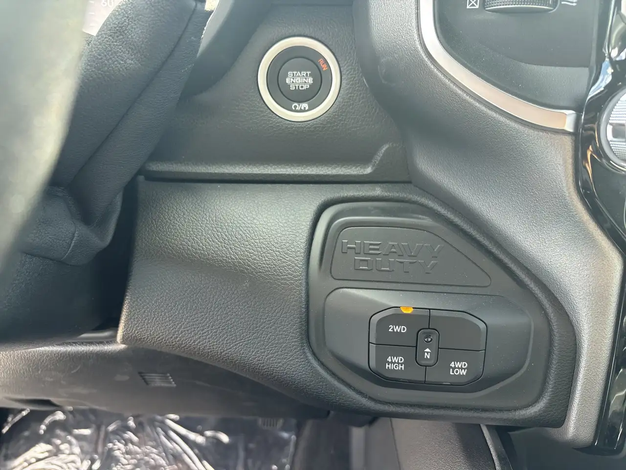 RAM 2500 снимка RAM 2500