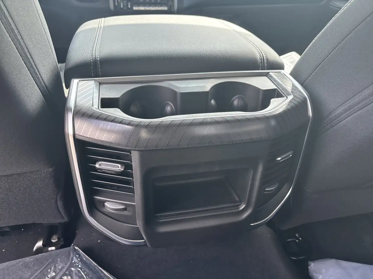 RAM 2500 снимка RAM 2500