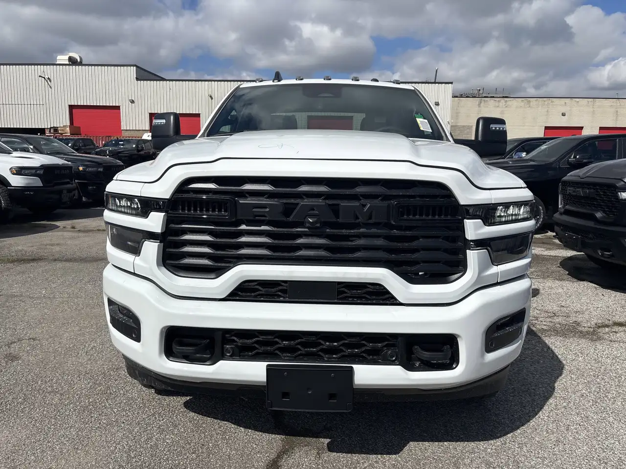 RAM 2500 снимка RAM 2500