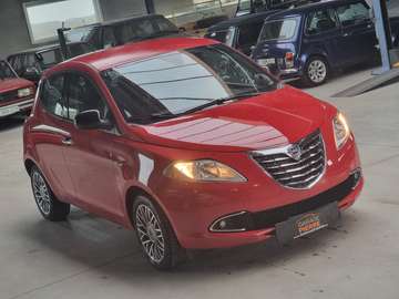 Ypsilon 0.9 TwinAir * 97.000km * full options