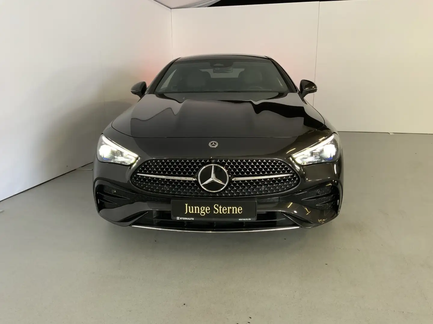 Mercedes-Benz CLE 300 CLE 300 4M Coupé AMG Pano Burm3D DISTR Sitzklima Gris - 2