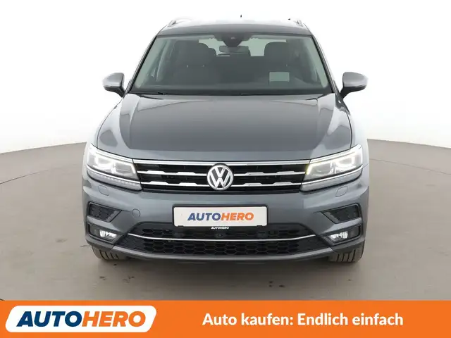Volkswagen Tiguan Allspace view 9