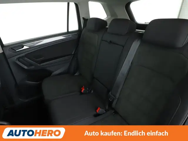 Volkswagen Tiguan Allspace view 14