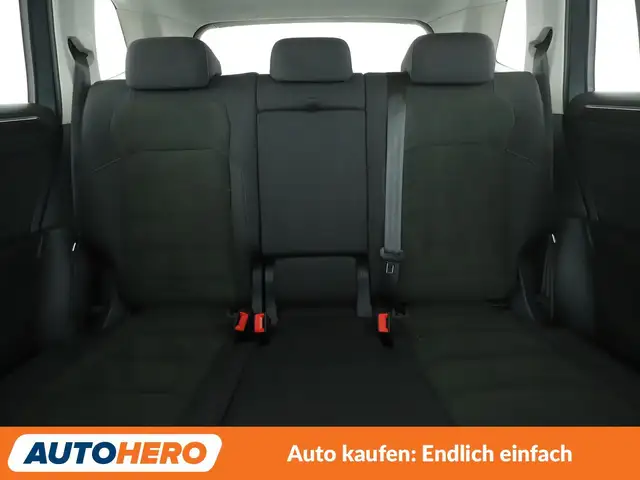 Volkswagen Tiguan Allspace view 15