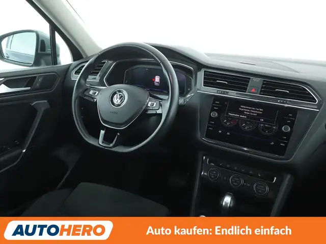Volkswagen Tiguan Allspace view 13
