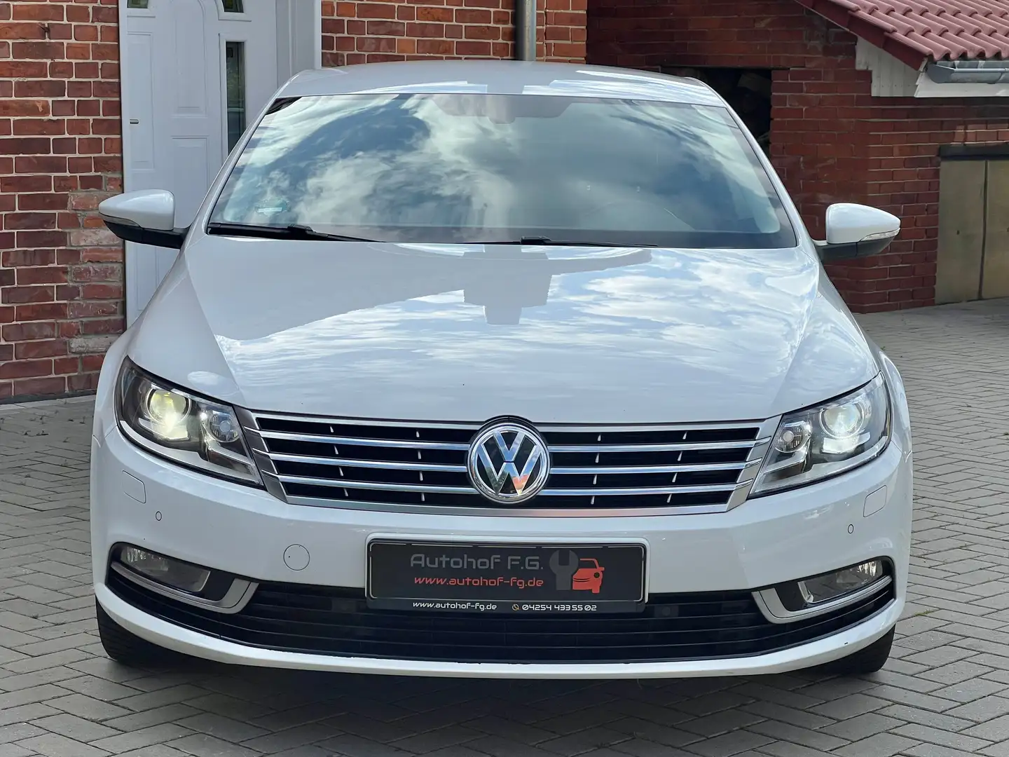 Volkswagen CC CC BMT*SHZ/NAVI/PDC/TEMPOMAT/BIXENON/SPORT/TOP* Wit - 2
