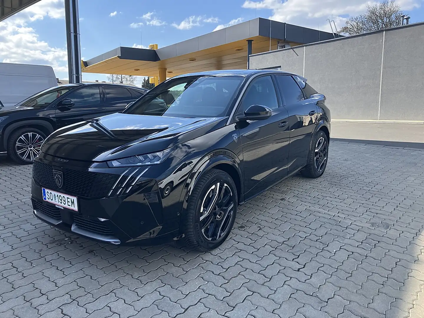 Peugeot 3008 Elektro 210 73kWh netto € 39.158,33 Schwarz - 1