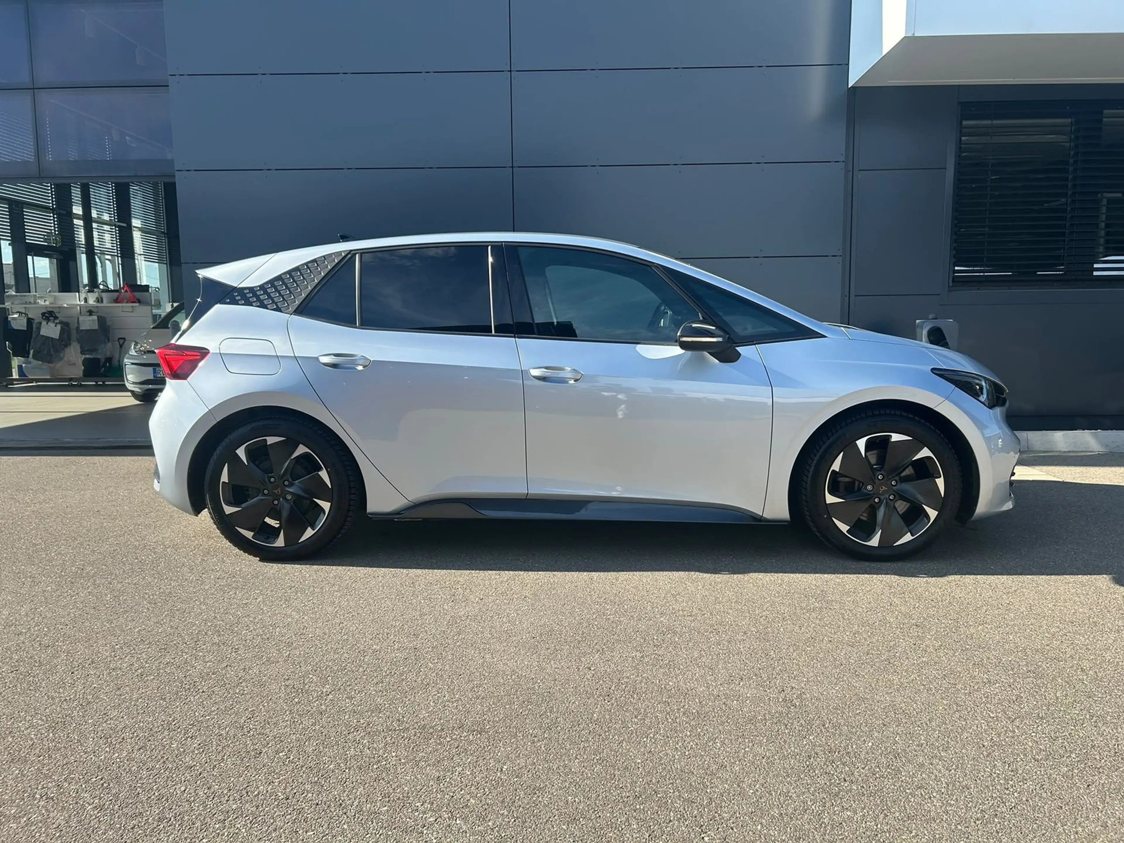 CUPRA Born 170 kW 58 kWh LED NAVI RFK ACC SH CarPlay — photo 7
