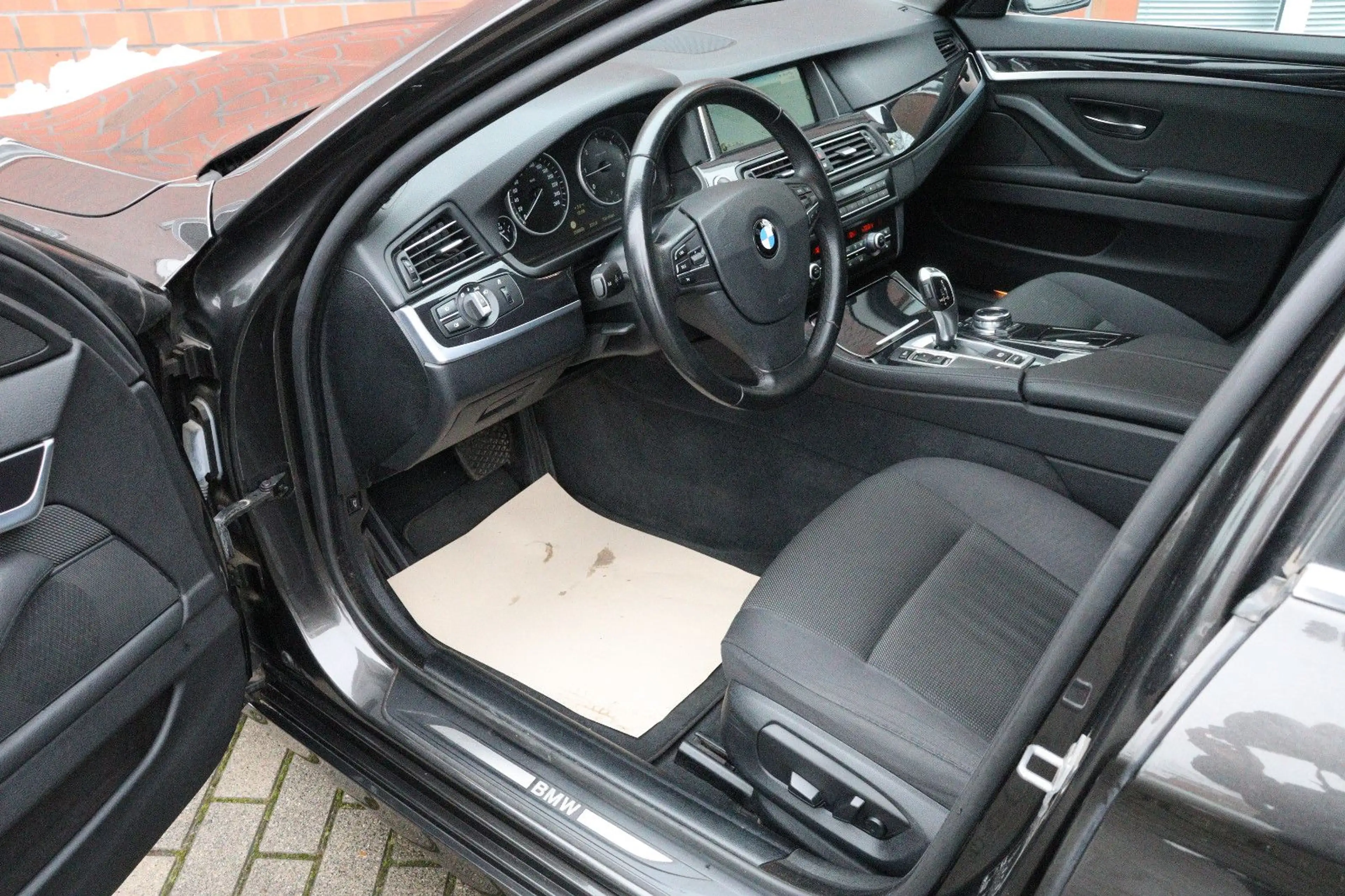 BMW 525 d xDrive Touring Aut. Bi-Xenon AHK — photo 13