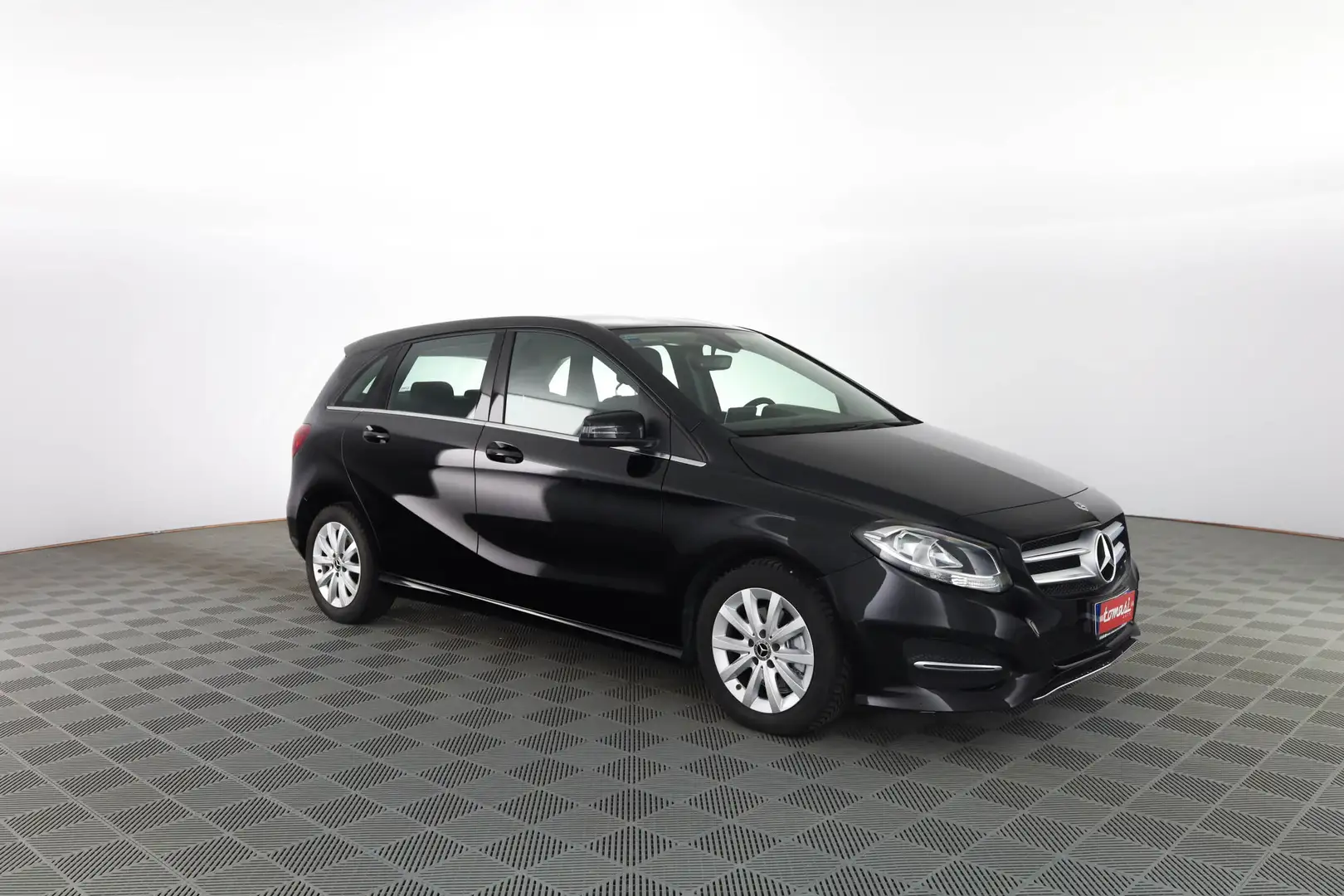 Mercedes-Benz B 200 d Automatic Executive  LIGHT&SIGHT PACK Černá - 2