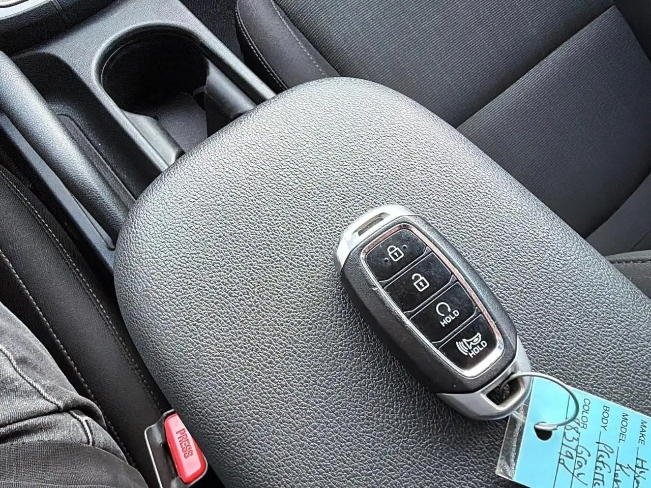 Hyundai KONA снимка Hyundai KONA