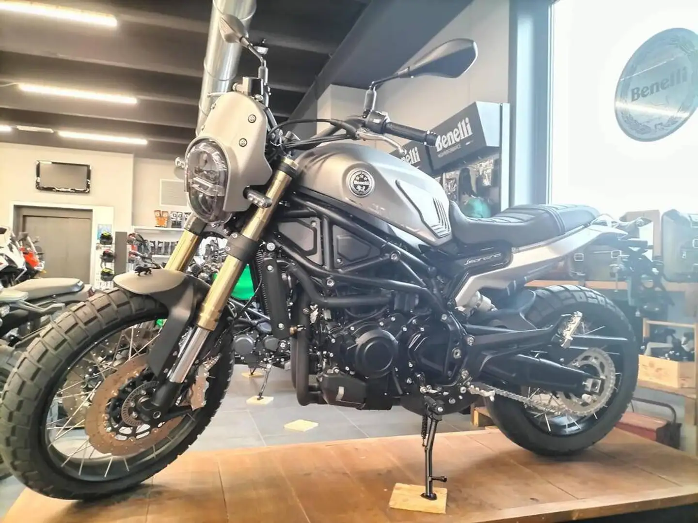 Benelli Leoncino Trail - 1