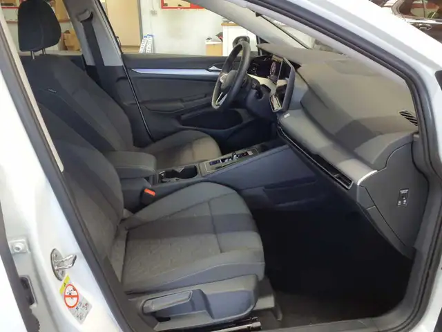 Volkswagen Golf view 8