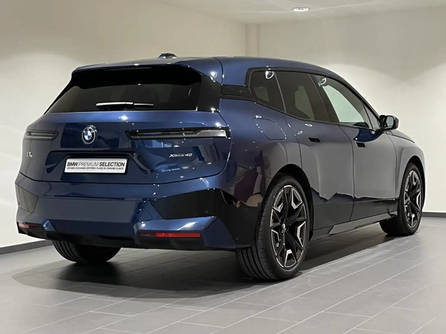 BMW iX xDrive 40 Modrá - 2