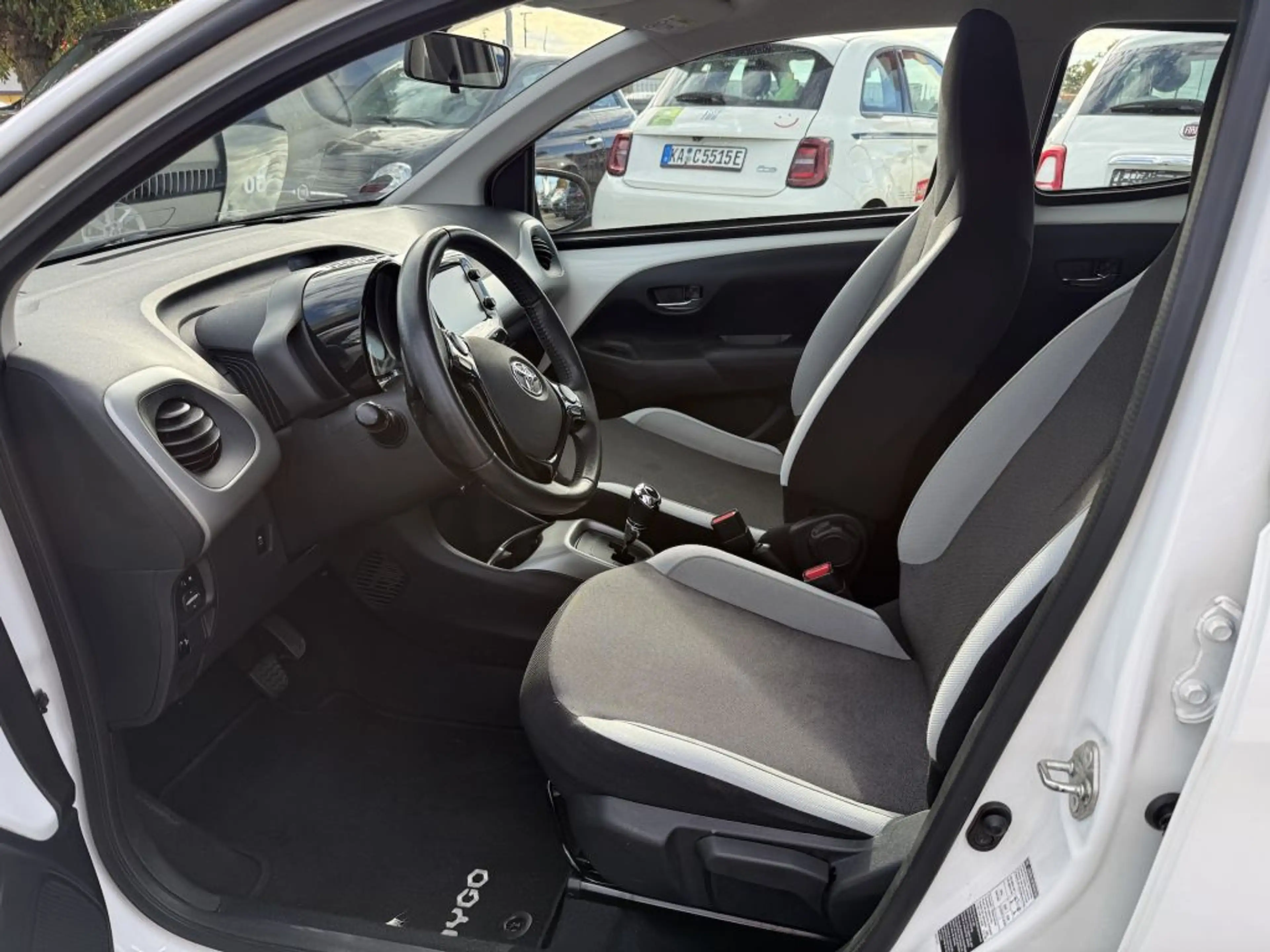 Toyota Aygo X x-shift x-play touch — photo 9