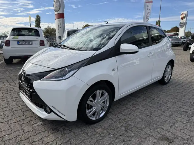 Toyota Aygo X x-shift x-play touch
