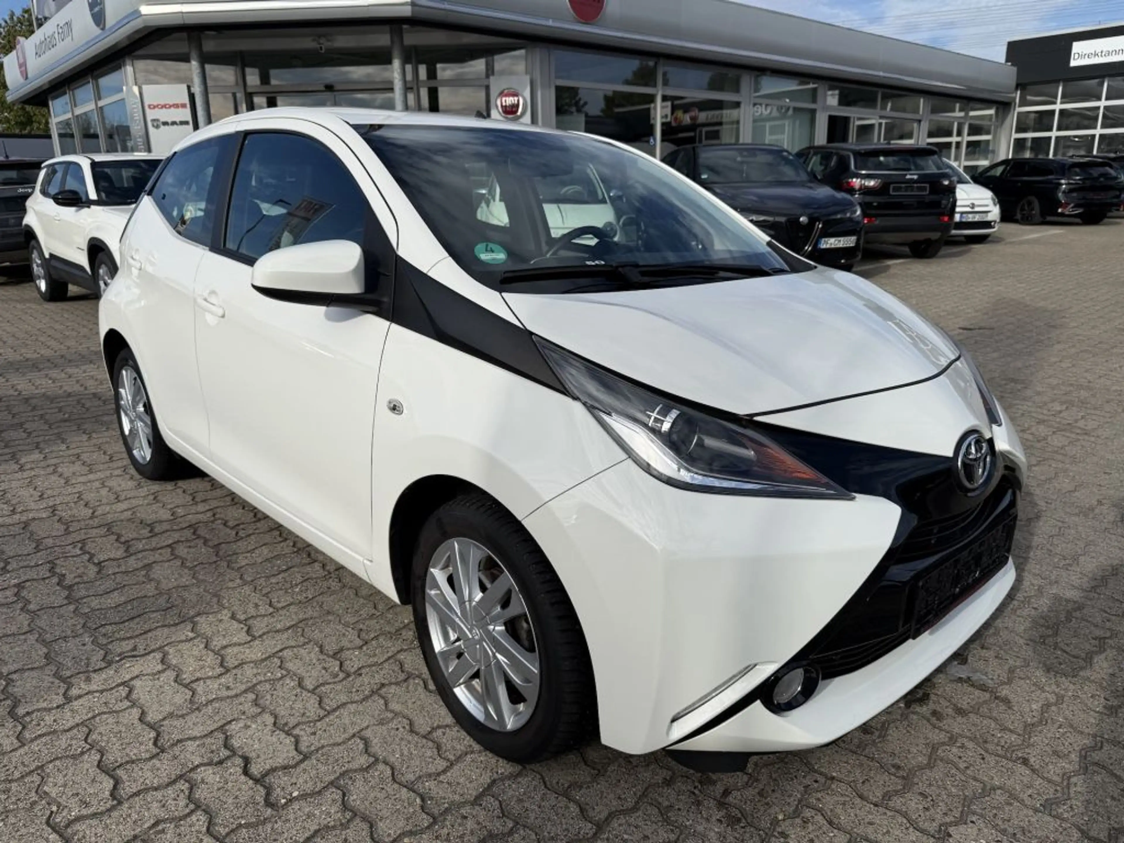 Toyota Aygo X x-shift x-play touch — photo 3