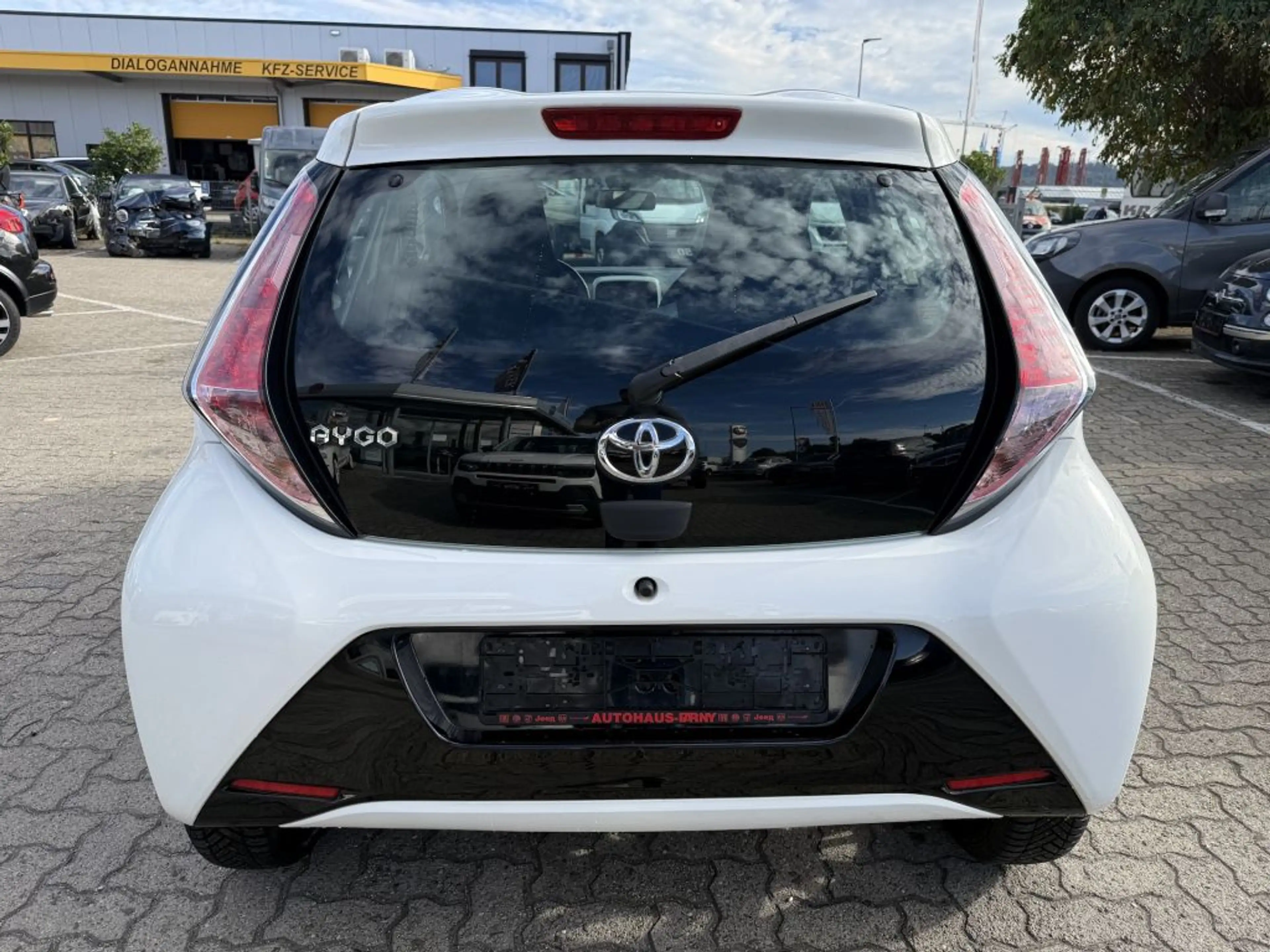 Toyota Aygo X x-shift x-play touch — photo 6