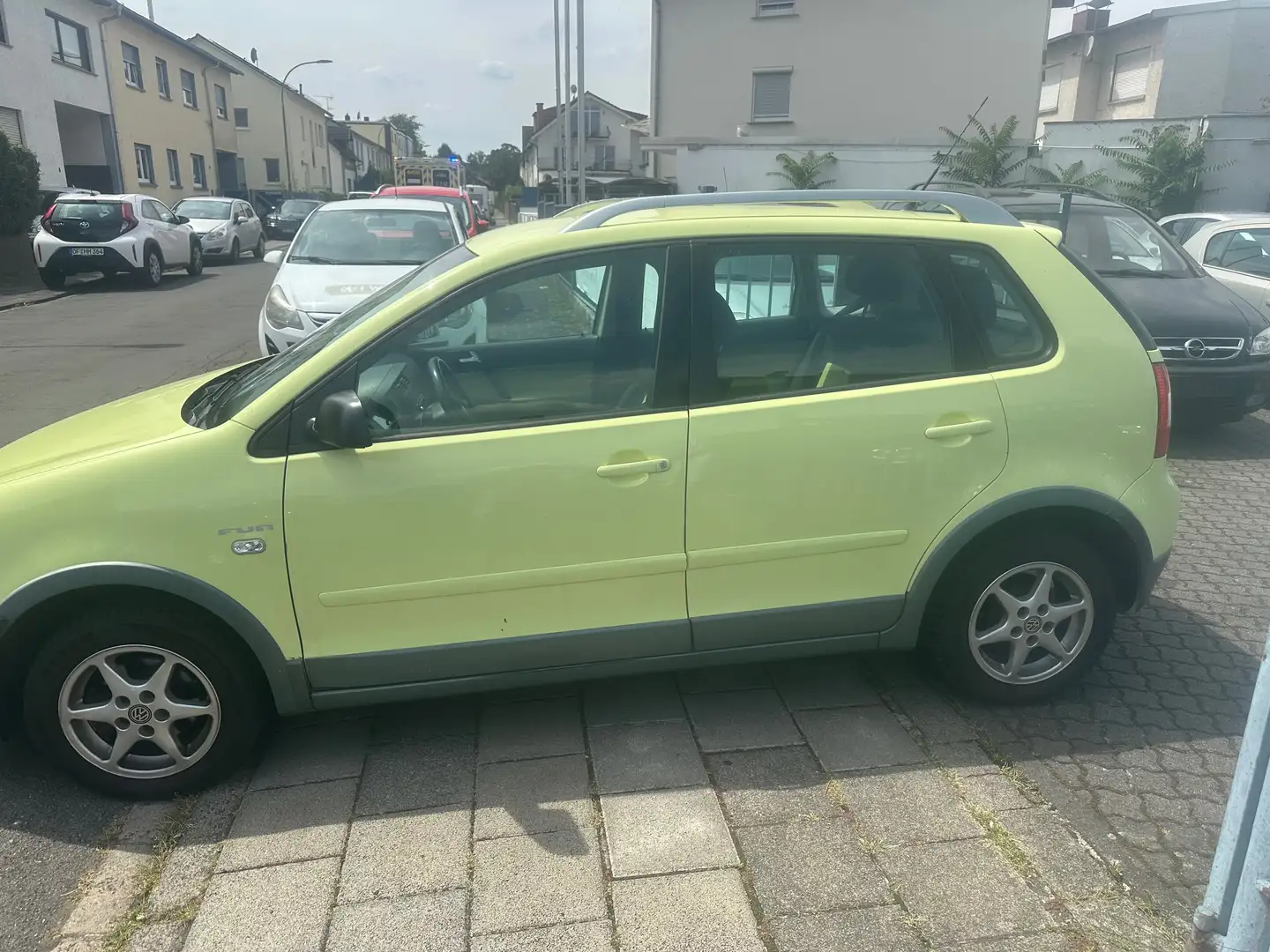 Volkswagen Polo Fun* Klimaanlage*Sitzheizung*Dachreling Vert - 2