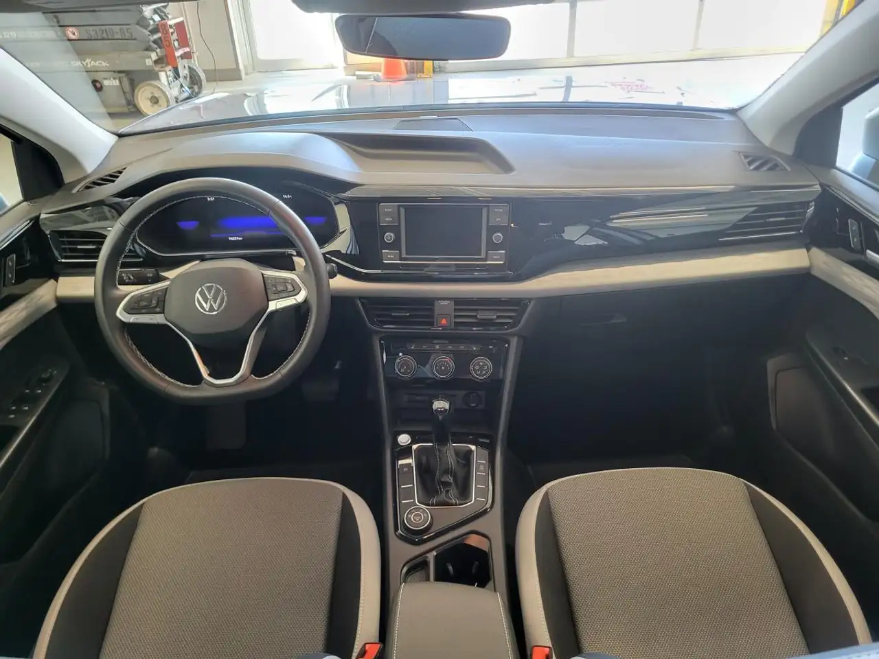 Volkswagen Taos снимка Volkswagen Taos