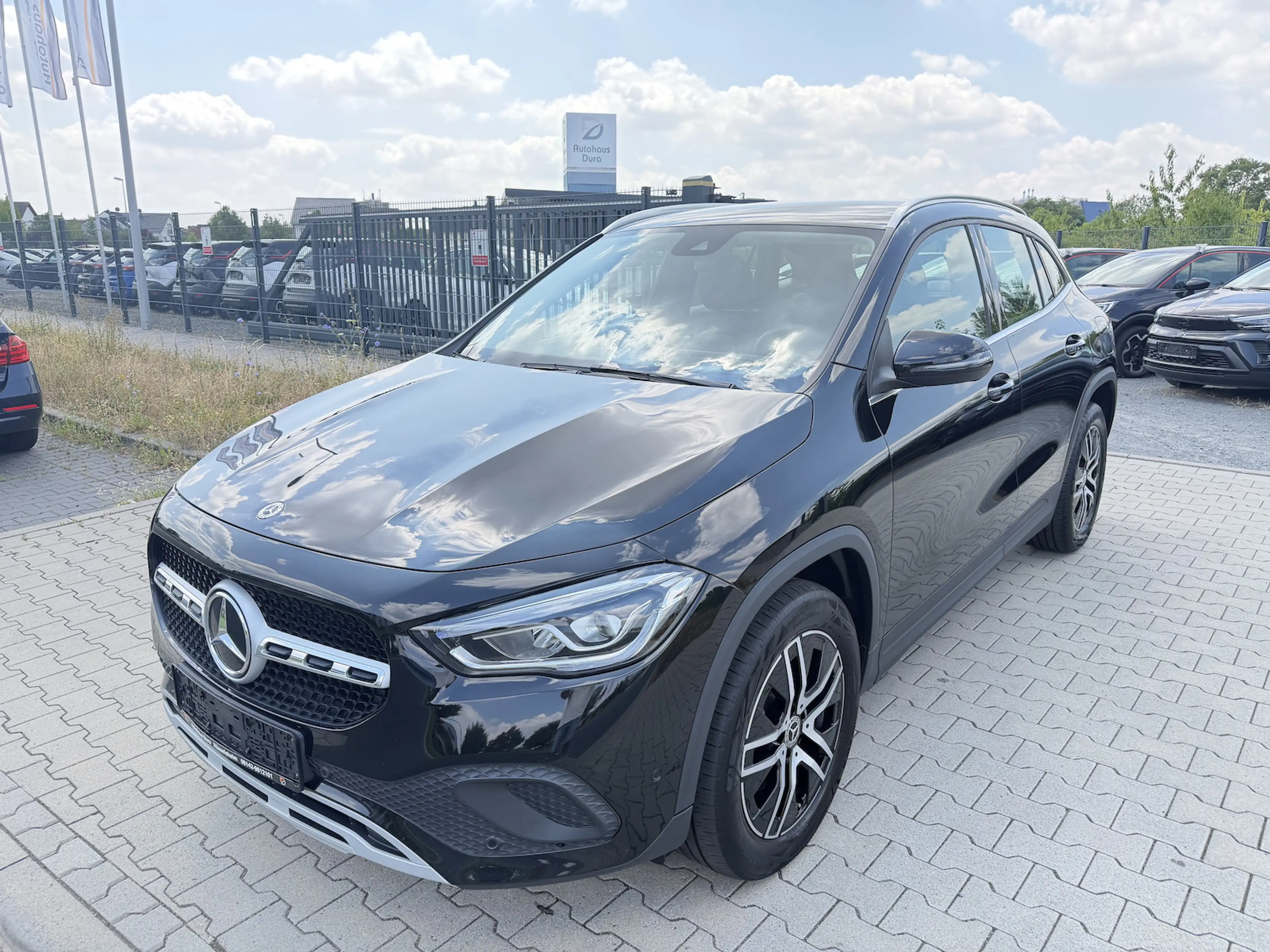 Mercedes-Benz GLA 220 d 4Matic Aut. Navi+Leder+Led+Kamera+Shz — photo 2